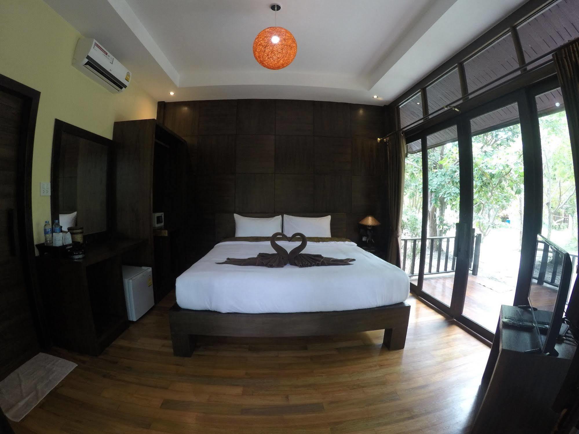Lipe Sunset Beach Resort מראה חיצוני תמונה
