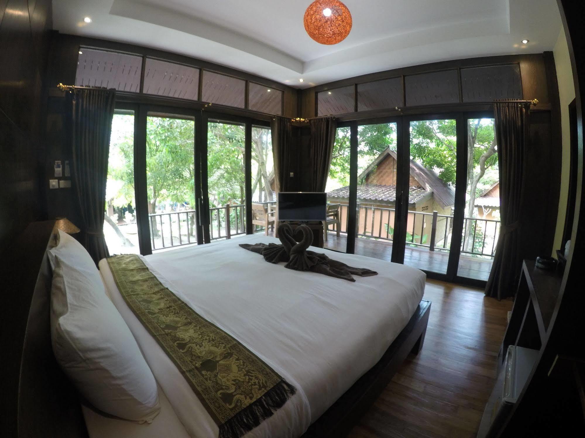 Lipe Sunset Beach Resort מראה חיצוני תמונה